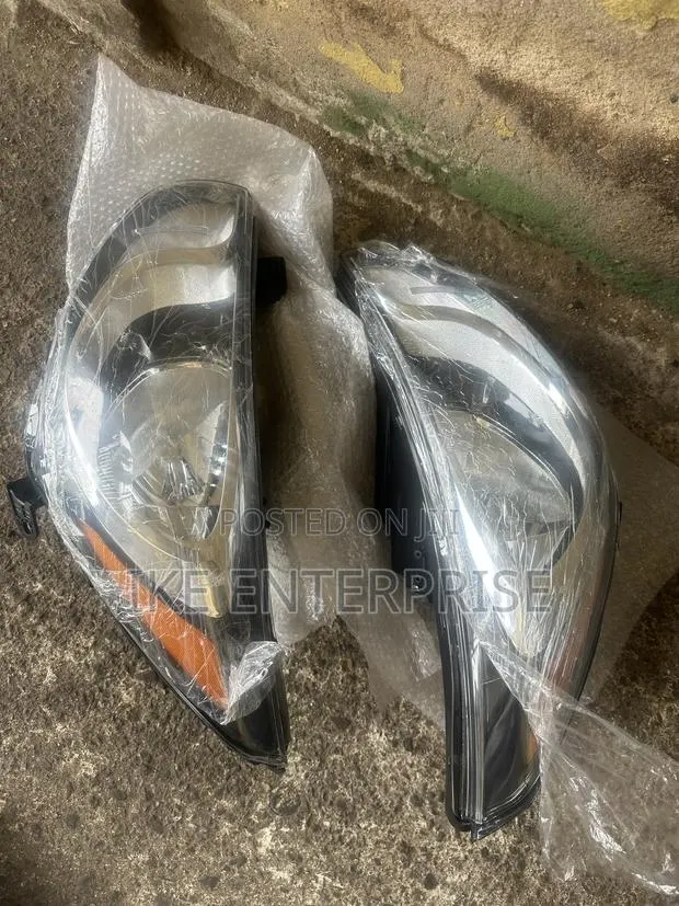 Hyundai Accent Headlight 2011,2012,2013,2014 · Photo 1