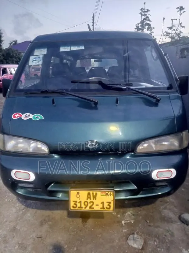 Hyundai H-100 2000 Green · Photo 1