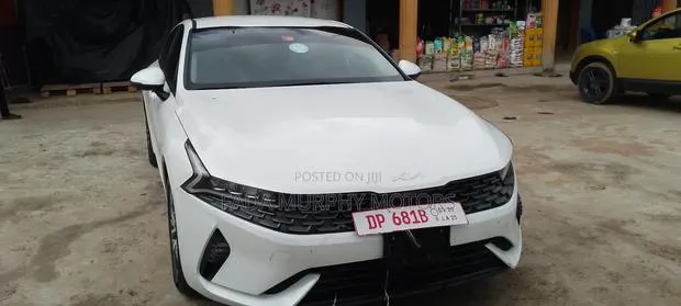Kia K5 2022 White · Photo 1