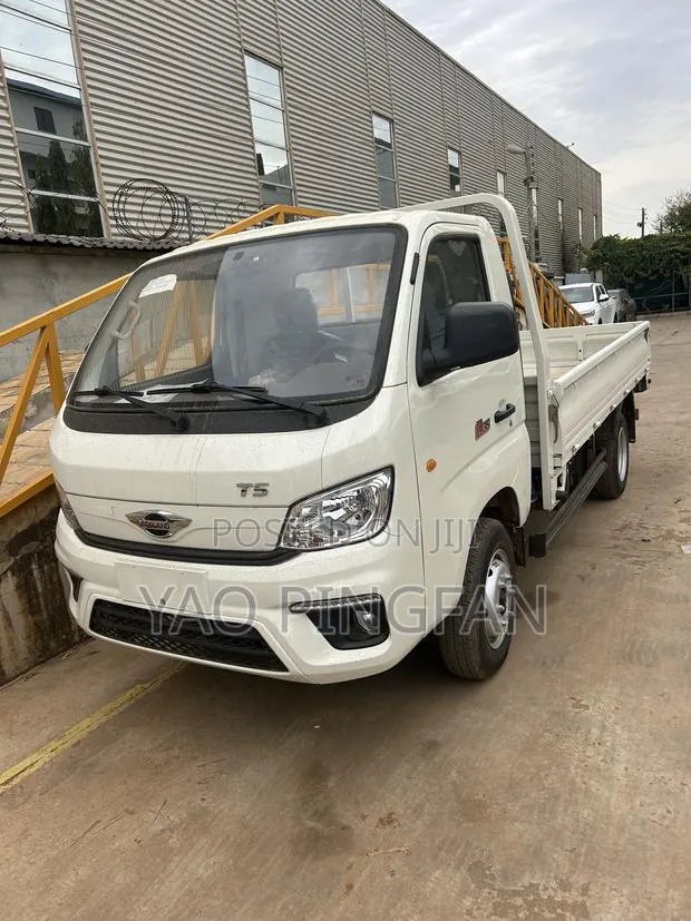 Small Truck · Photo 1
