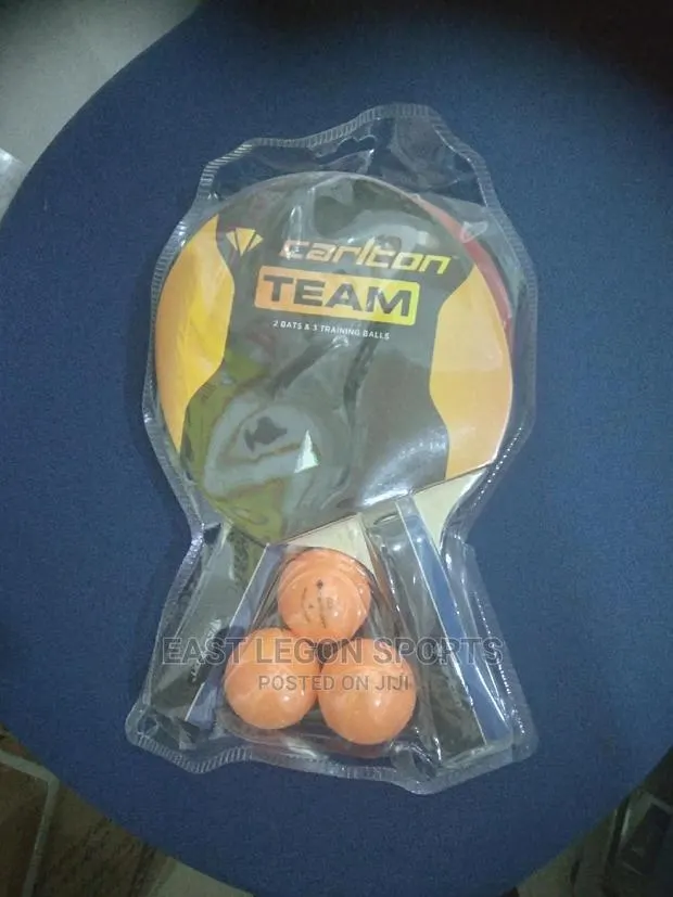 Carton 2 Tennis Bat and 3 Balls · Photo 1
