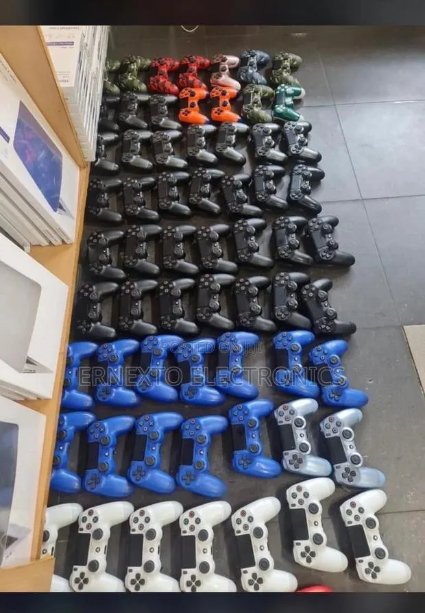 Ps4 Original Used Controllers Available in Bulk · Photo 1