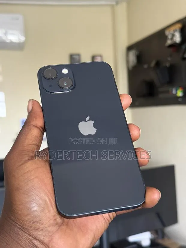 Apple iPhone 13 256 GB Black · Photo 1