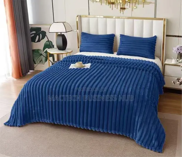 Bedspread With Pillow Cases · Photo 1