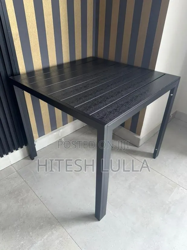 Table With 4 Chairs · Photo 1