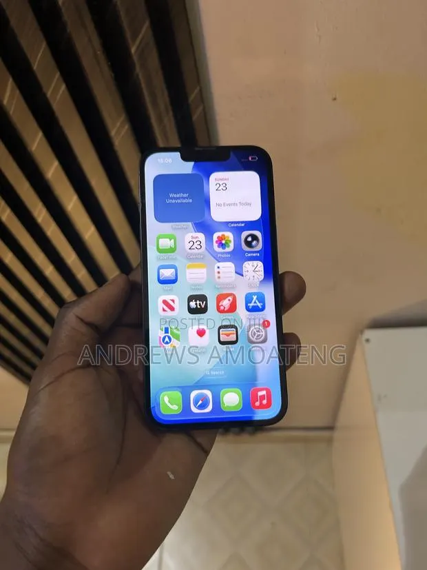 Apple iPhone 13 128 GB · Photo 1