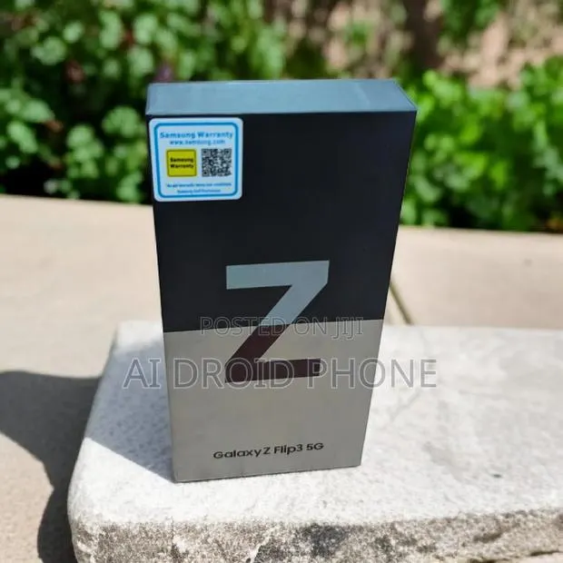 New Samsung Galaxy Z Flip 3 256 GB Silver · Photo 1