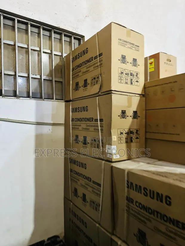 High Efficiency Split Samsung White 1.5hp · Photo 1