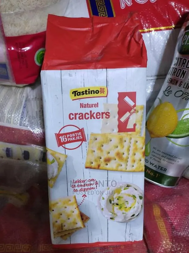 Natural Crackers. Biscuits · Photo 1