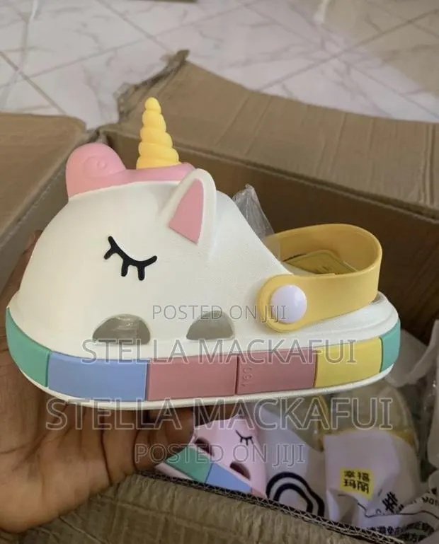 Exquisite Unicorn Crocs Size 31 , 32 and 33 Onl · Photo 4