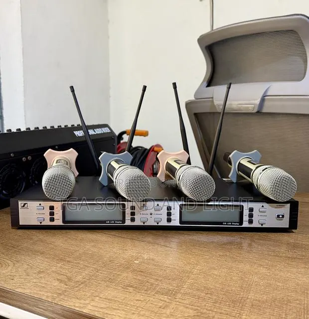 Sennheiser SKM9900 4-in-1 Digital Wireless Microphone Set · Photo 1