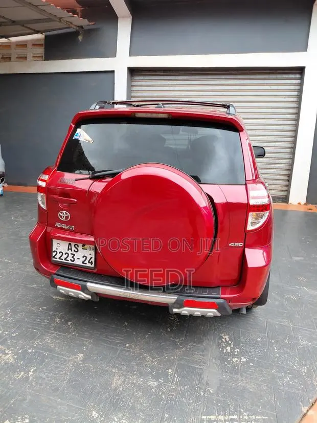 Toyota RAV4 2012 Red · Photo 1
