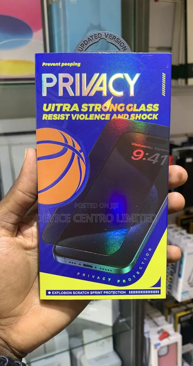 iPhone 16 Pro Max Protector · Photo 1