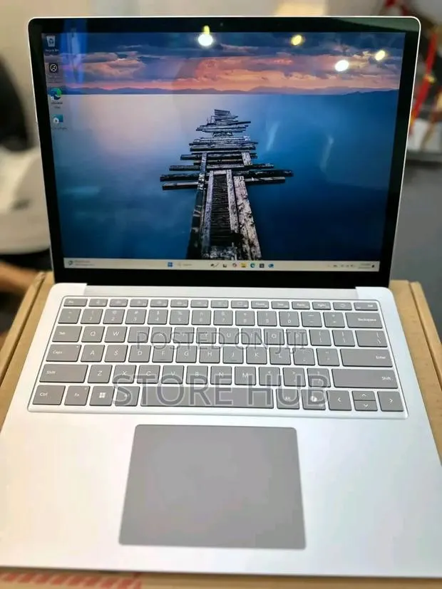 New Laptop Microsoft Surface Laptop 16GB Intel Core i7 SSD 512GB · Photo 1