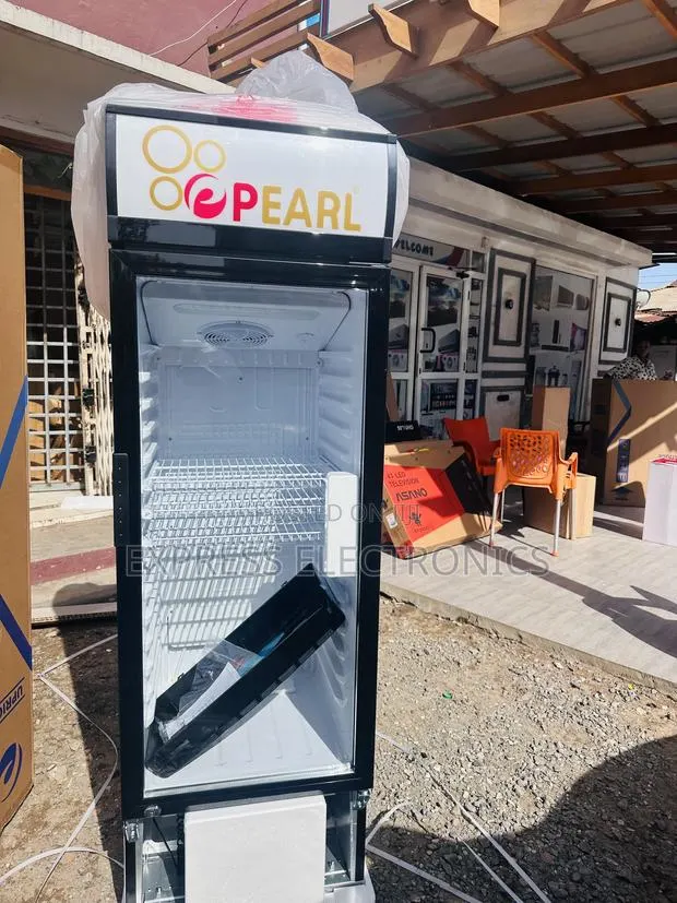PVC-316 Shop the Best Pearl Display Fridge · Photo 1