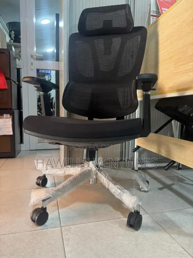 Engonomic Swivel Chair · Photo 1