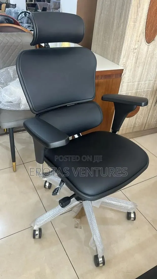 Swivel Chair · Photo 1
