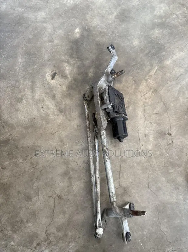 Honda CR-V 2023 Front Windshield Wiper Motor Assembly Oem · Photo 1