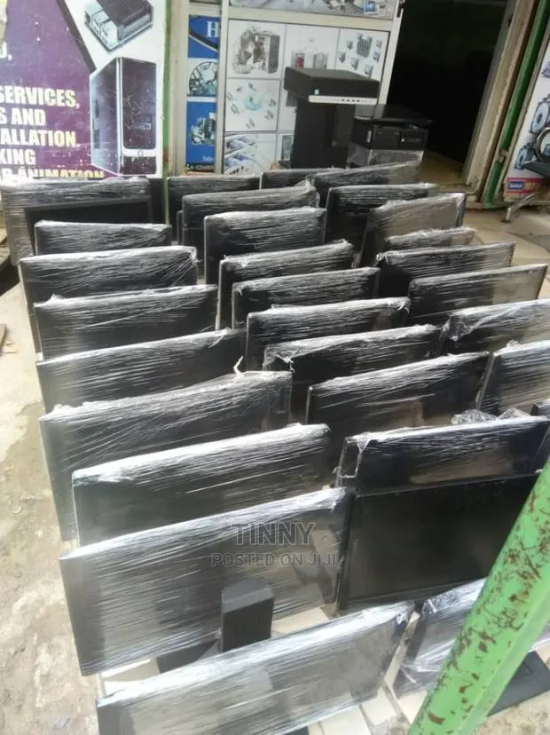 Computer Moniters 4sale 18" to 24" · Photo 1