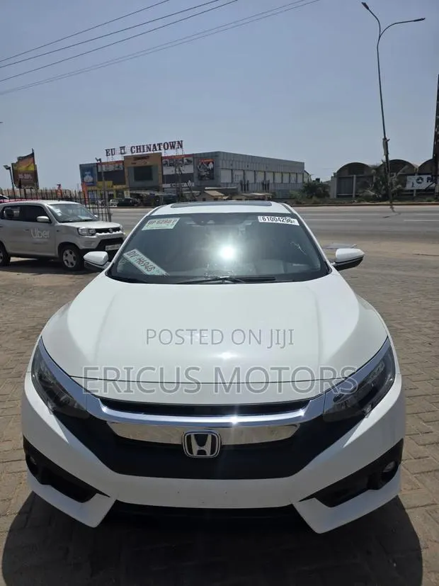 Honda Civic Touring 4dr Sedan (1.5L 4cyl) 2016 White · Photo 1