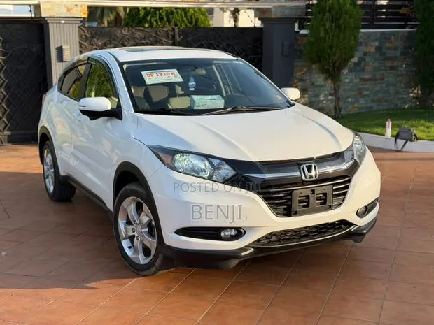 Honda HR-V 2018 White · Photo 1