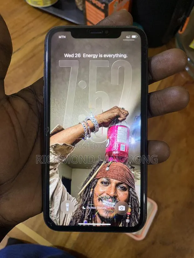 Apple iPhone 11 128 GB Black · Photo 1