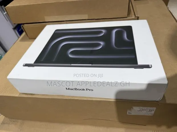 New Laptop Apple MacBook Pro 2025 M5 16GB Apple M5 SSD 1T · Photo 1