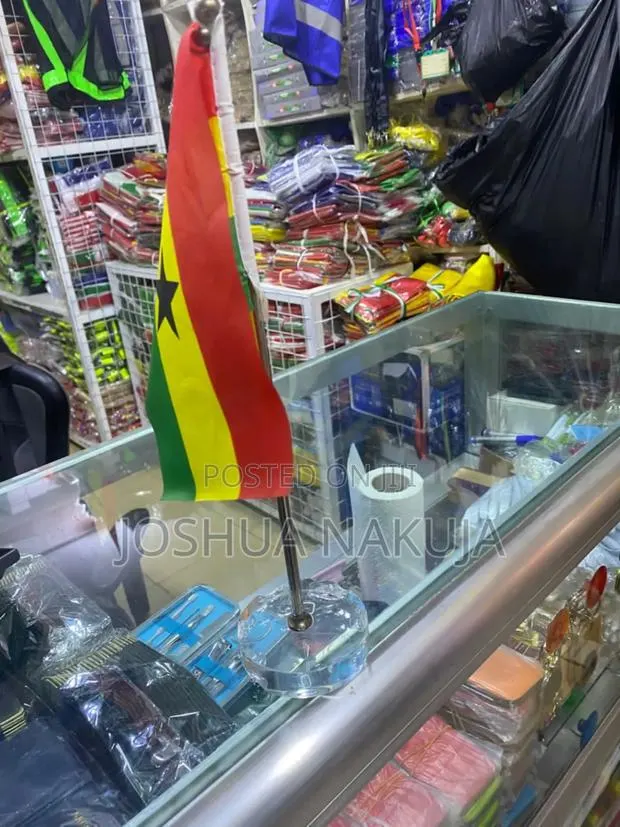 Ghana Flag With Stand · Photo 1