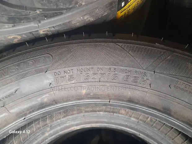 Vehicle Tires 175/60r16 · Photo 1
