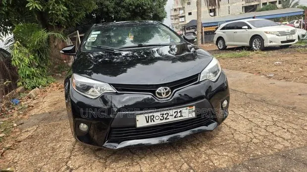 Toyota Corolla 2016 Black · Photo 1