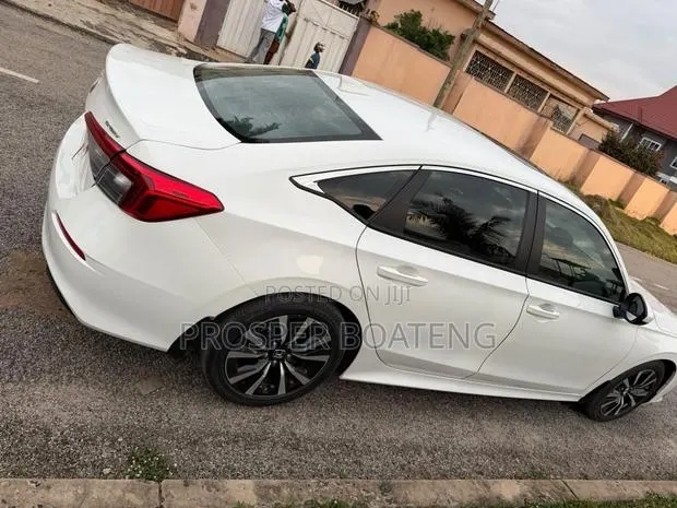 Honda Civic EX CVT 2024 White · Photo 1