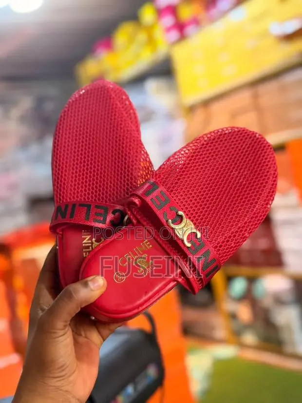 Abi Sandals · Photo 1