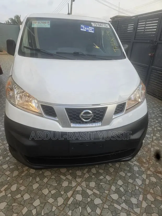 Nissan NV3500 2015 White · Photo 1