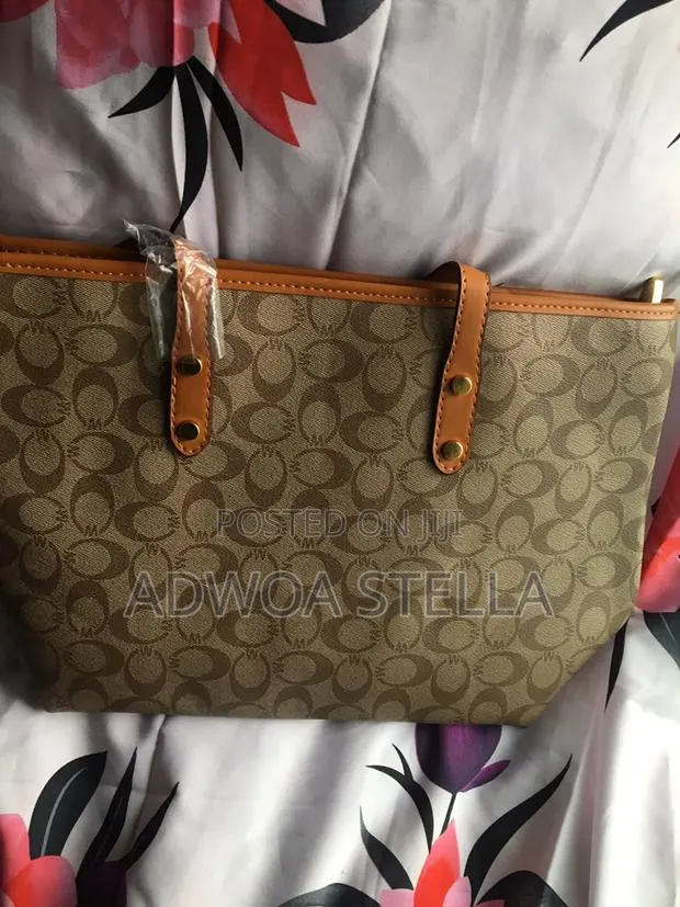 Pretty Fashion Handbag · Photo 1