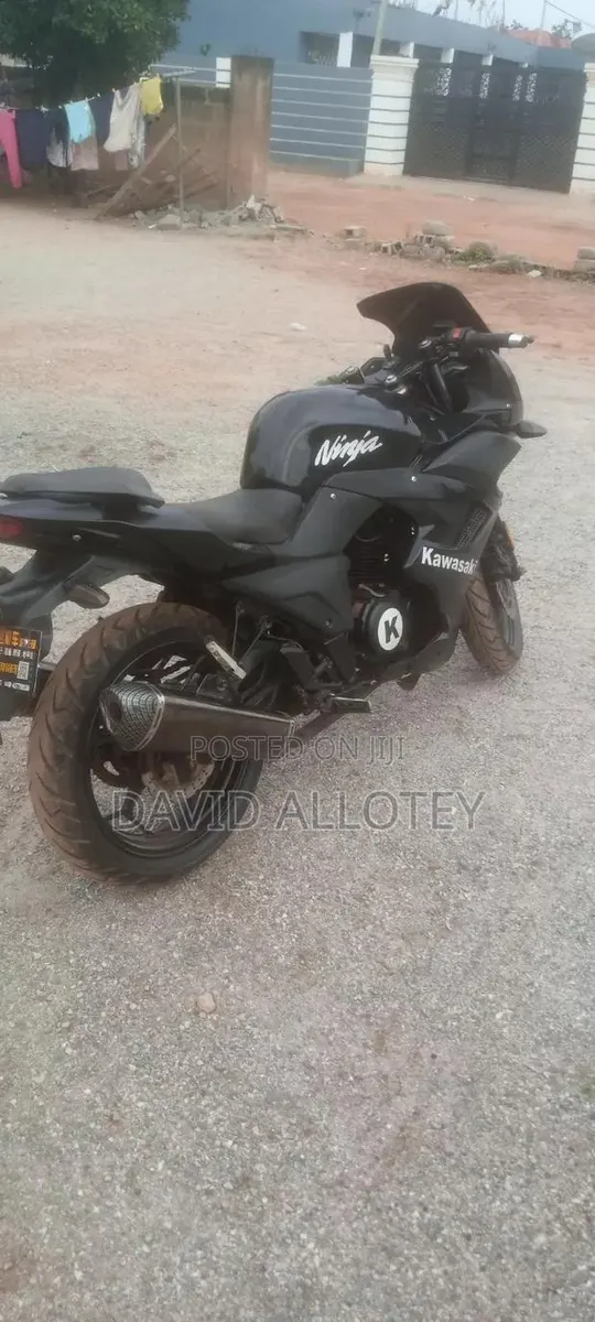 Kawasaki Ninja H2 SX 2016 Black · Photo 1