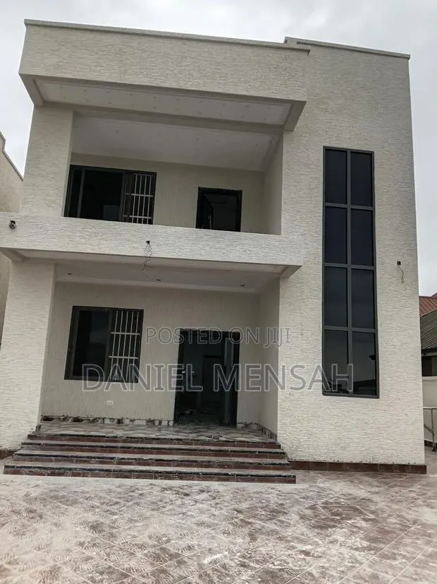 Furnished 4bdrm House in Kumasi for sale · Photo 1