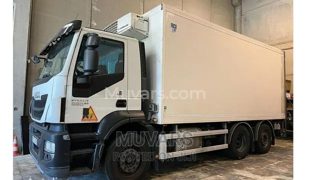 Hire a Logistics Cargo Truck DAF CF – 25 Cargo Truck · Photo 1