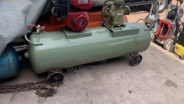 Compressor/Spraying Machine 300 Litres · Photo 1