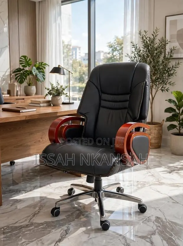 Boss Leather Executive Office Chair · Photo 1