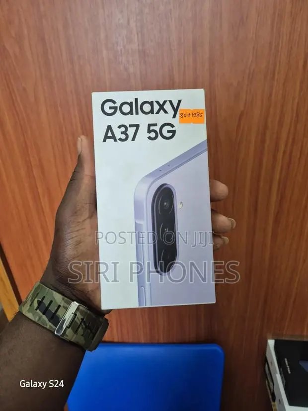 New Samsung Galaxy A37 256 GB Blue · Photo 1