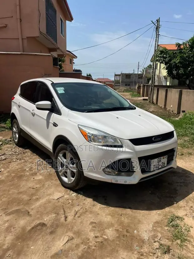 Ford Escape 2016 White · Photo 1