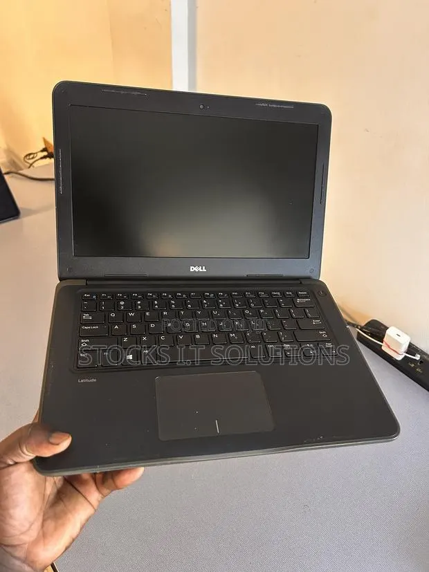 Laptop Dell Latitude 13 3380 4GB Intel Core i3 HDD 500GB