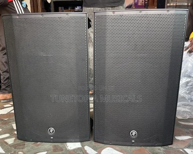 Mackie Thump15a 15" Powered Loudspeaker. · Photo 1