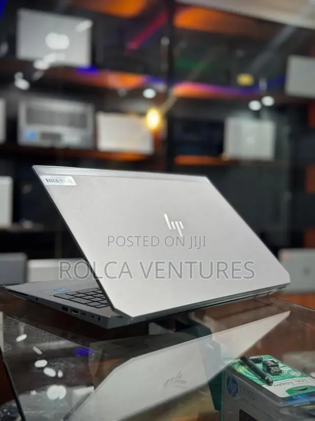 Laptop HP ZBook 15 G5 32GB Intel Core i7 SSD 256GB · Photo 1