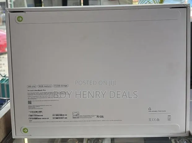New Laptop Apple Macbook Pro 2025 M5 14-Inch 16GB Apple M5 SSD 512GB · Photo 1