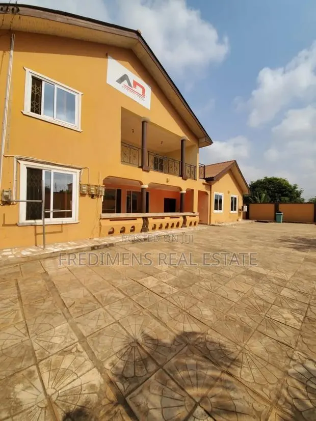 15bdrm Apartment in Fredimens Real, Kumasi Metropolitan for sale · Photo 1