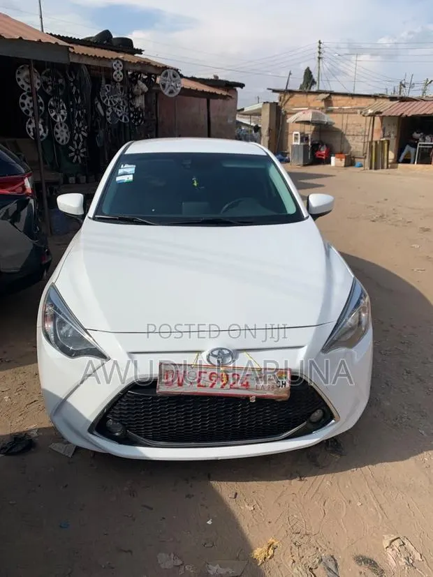 Toyota Yaris 2019 White · Photo 1