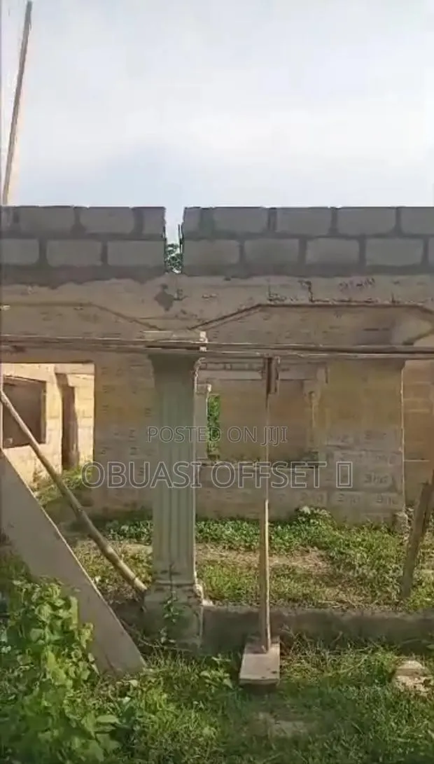 5bdrm House in Obuasi Municipal for sale · Photo 1