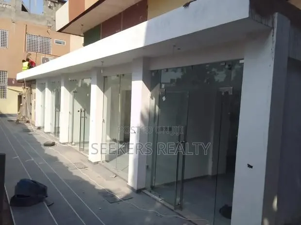 Newly Built Shops for Rent at Osu Near the Oxford Street · Photo 1
