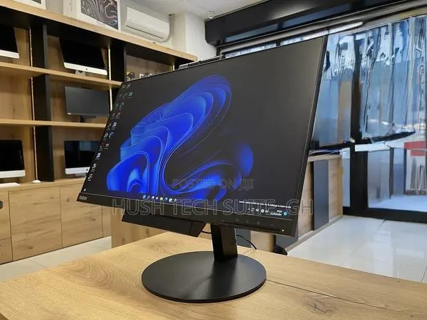 Lenovo ThinkCentre 24 8GB Intel Core i5 SSHD (Hybrid) 500GB · Photo 1